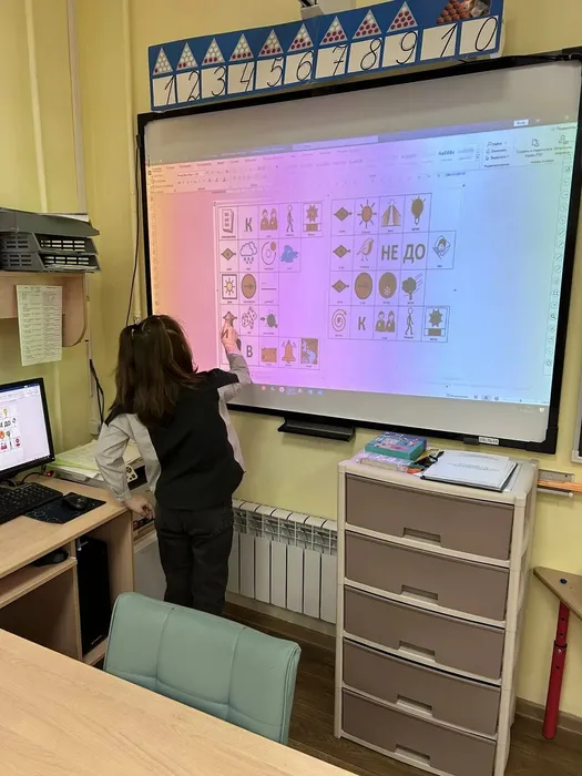 Ученица рассказывает стих