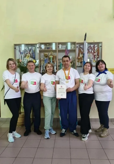 Сотрудники образовательного центра поздравляют коллегу с победой!