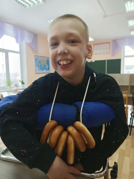 Ученик 5 класса готовится встречать Масленицу