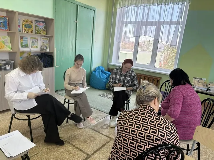 В процессе совместной арт-терапии педагоги создают пространство для эмоциональной разрядки