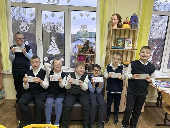 Ребята с готовыми письмами