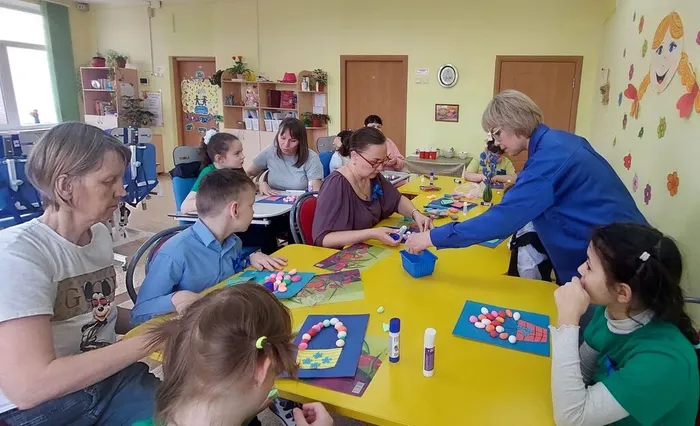 Ребята, педагоги и родители - участники мастер-класса  Воздушные шары