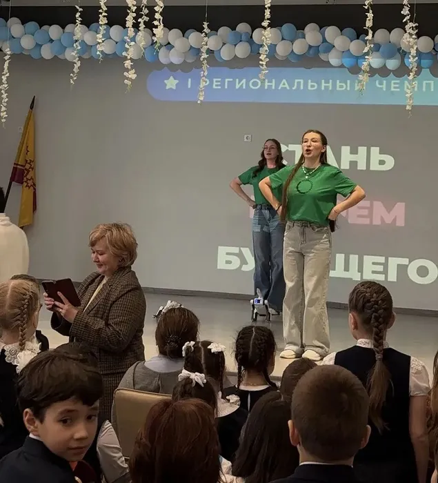 Дети и наставники лицезрели выступления роботов и студентов (2)