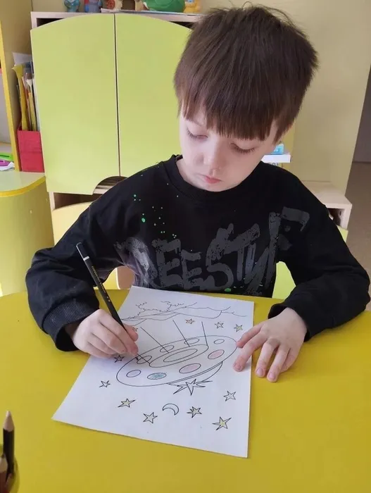 Творческая мастерская Рисуем ракету 2