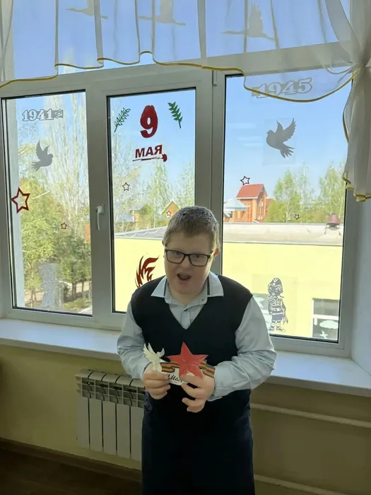 Изготовление поделки учеником 4 Е