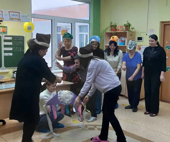 1-Инсценирование сказки «Теремок»