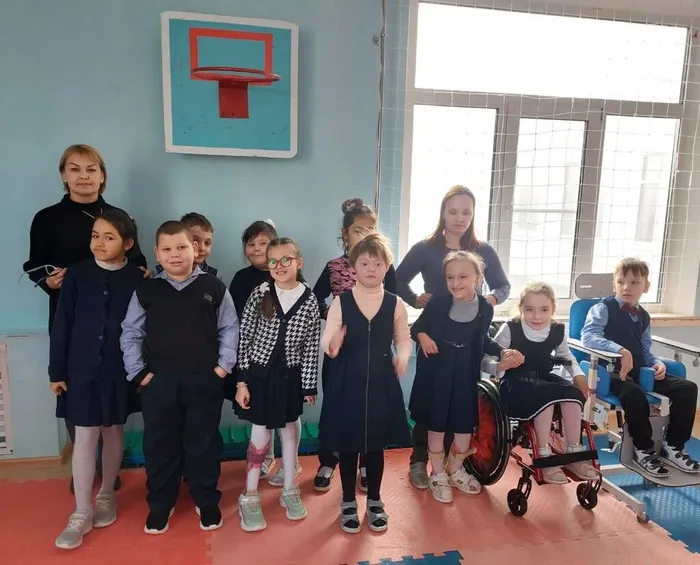 Учащиеся 1 Э на школьной линейке