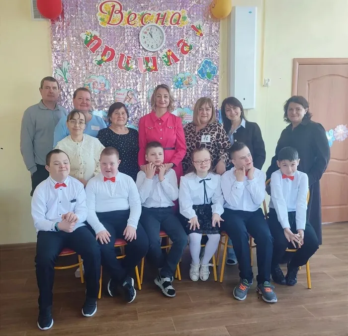 Дружный 4 Е дети со своими родителями