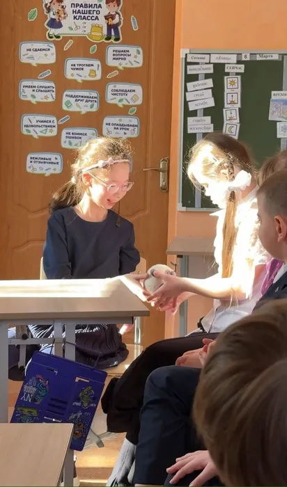 Ученики дарят весеннюю улыбку