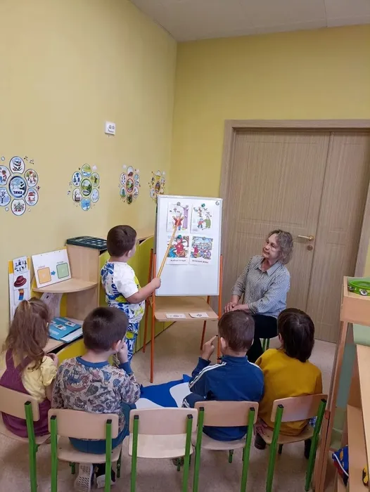 Воспитанники повторяют правила поведения на льду в весенний период