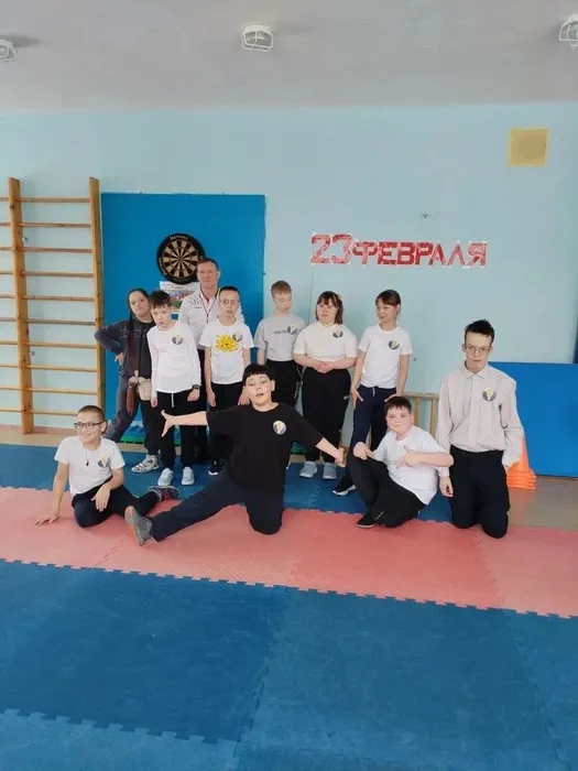 Ученики 5 классов участвуют в спортивном мероприятии