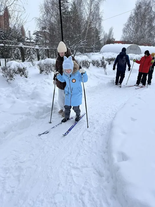 Ученица 4 Е класса встала на лыжи