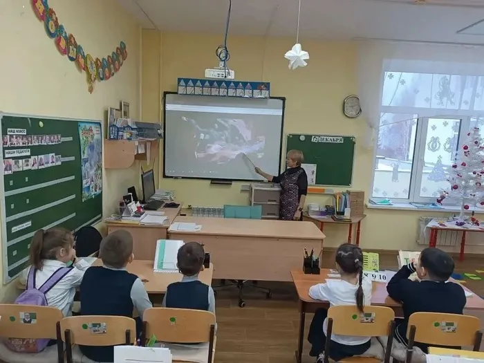 В 1 Л классе, прошел урок цифры. Дело в чате эволюция нейросетей и цифровая безопасность