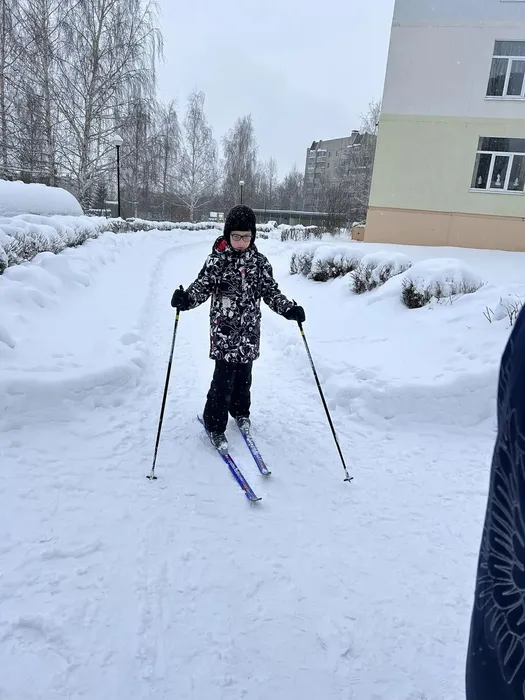 ученик на лыжне