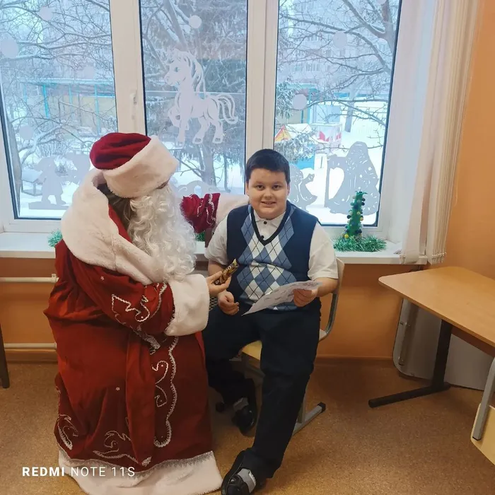 Ученик 2 «И» класса рассказал стихотворение Деду Морозу