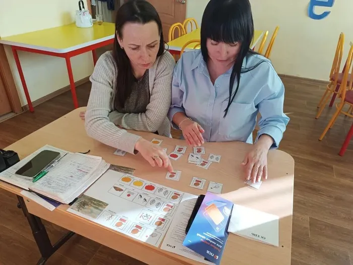 Педагоги знакомятся с составлением рассказов с использованием карточек