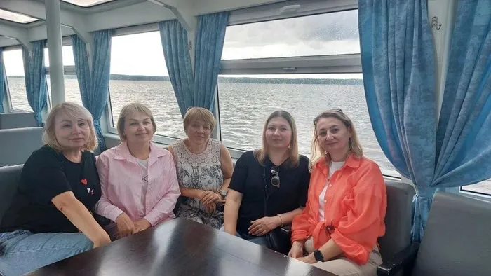 Педагоги на нижней палубе