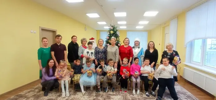 Общее фото с Дедом морозом и снегурочкой