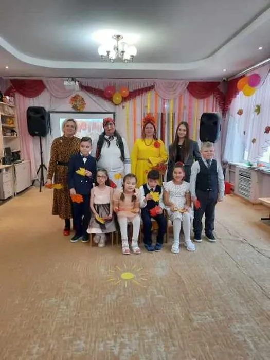 1С с осенними листьями