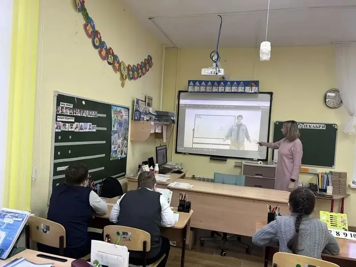 Ученики 4 Е изучают «Что такое дипфейки»