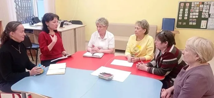 Педагоги принимают участие в практическом упражнении